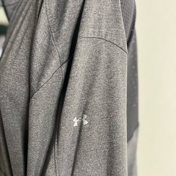 Under Armor Women’s Training Running lightweight loose fit jacket size XL - Picture 4 of 11